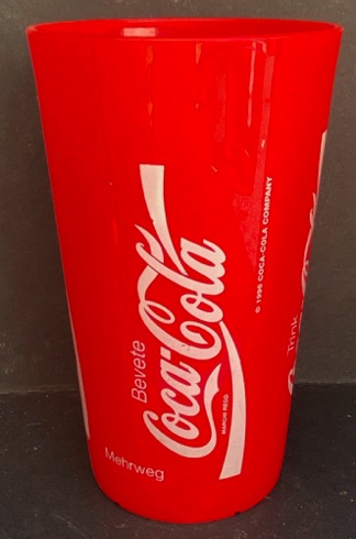 58283-1 coca cola plastic drinkbeker.jpeg